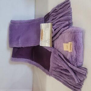 NWT - FOWNES SILKY SHEARLING PURPLE NECK SCARF